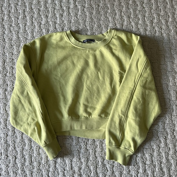 Zara Green Sweatshirt Slightly Cropped M - Picture 2 of 3